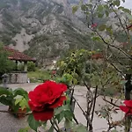 Alojamento de Turismo Selvagem Visit Dreznica - Canyon Retreat Mostar