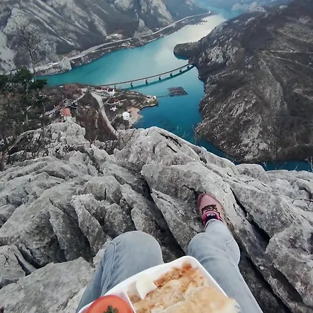 Visit Dreznica Lodge *