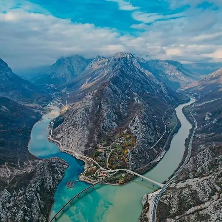 Visit Dreznica - Canyon Retreat Domek letniskowy *