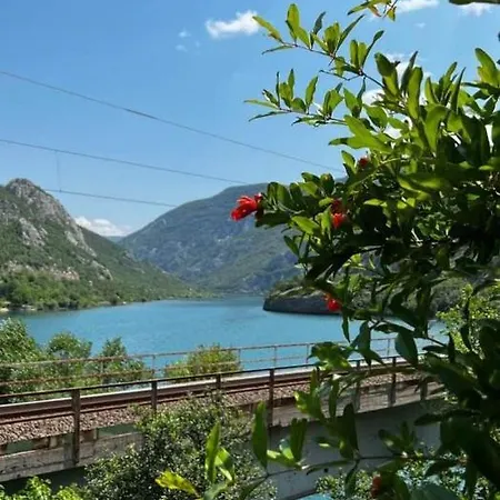 بيت خشبي Visit Dreznica *