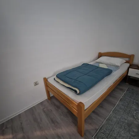Hytte Visit Dreznica - Canyon Retreat *