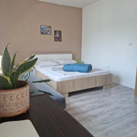 Visit Dreznica - Canyon Retreat Hytte