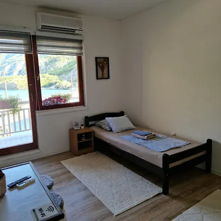 Visit Dreznica - Canyon Retreat